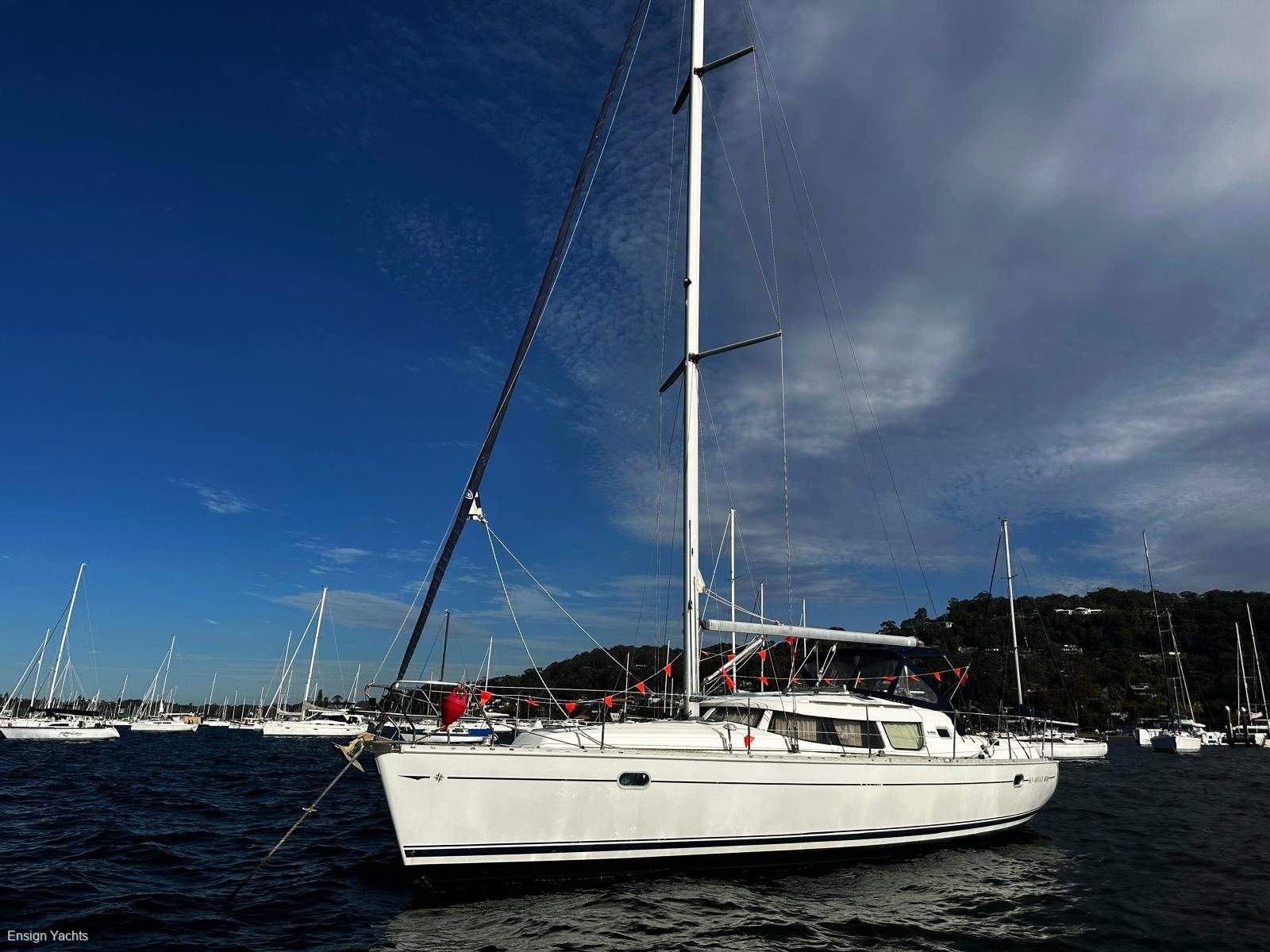 Jeanneau 40 Deck Saloon Jeanneau 40 Deck Saloon