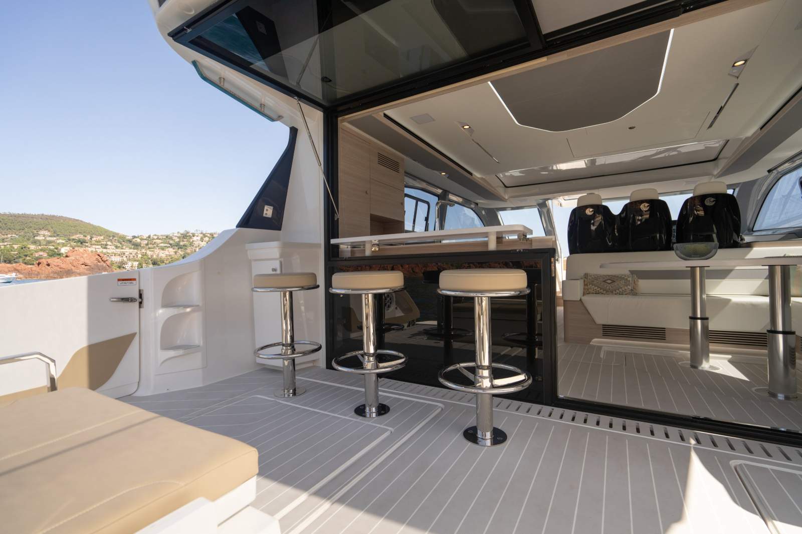 Aquila 46 Coupe - Speed and all the creature comforts Aquila 46 Coupe - Speed and all the creature comforts