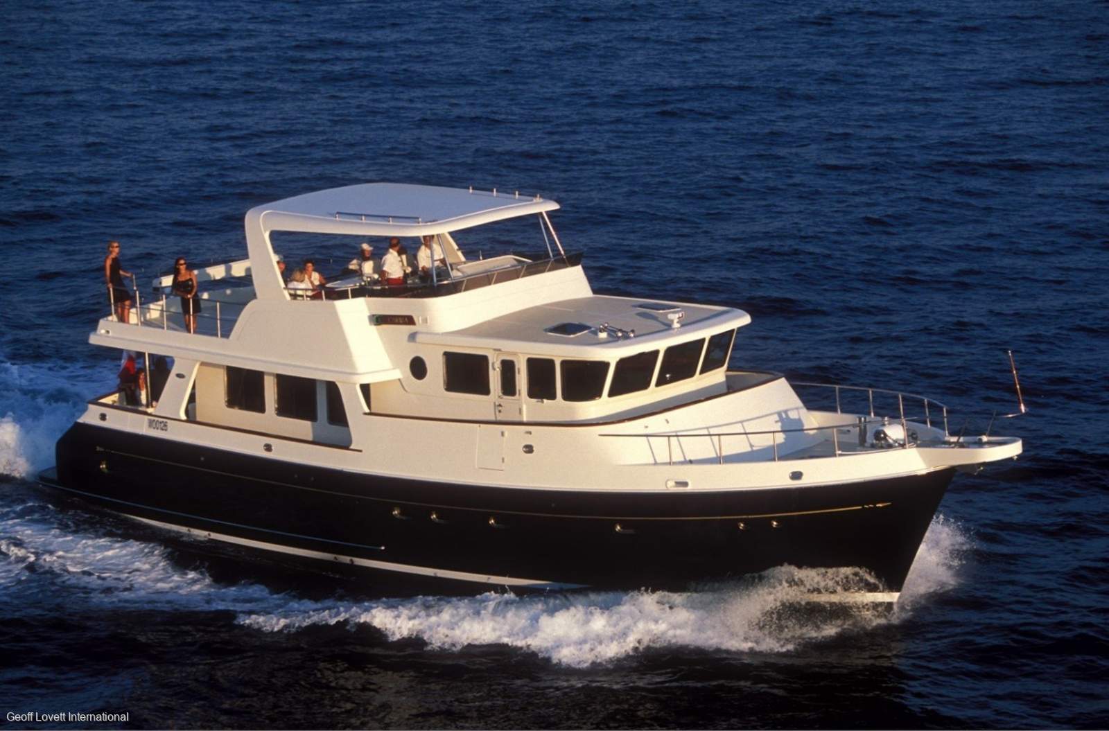 Selene 62 Classic Explorer