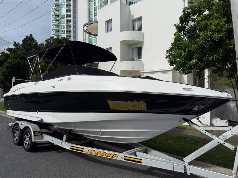 Regal 2600 Bowrider