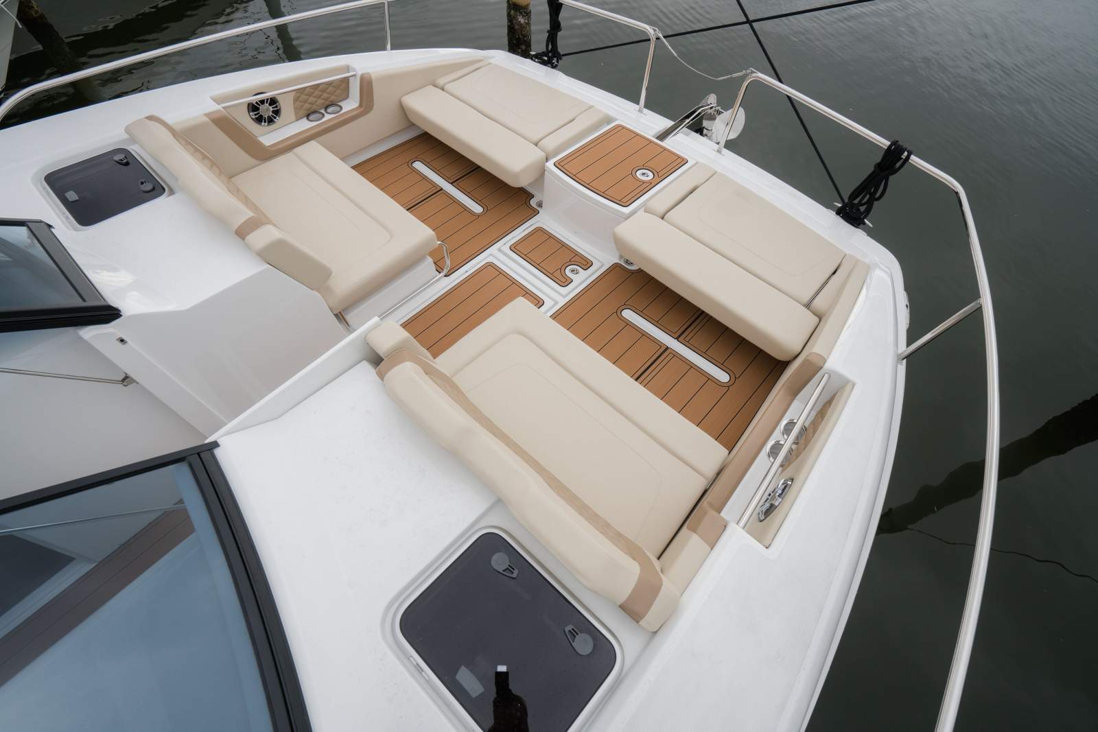 Aquila 36 Sport -Exhilarating platform for spontaneous adventures