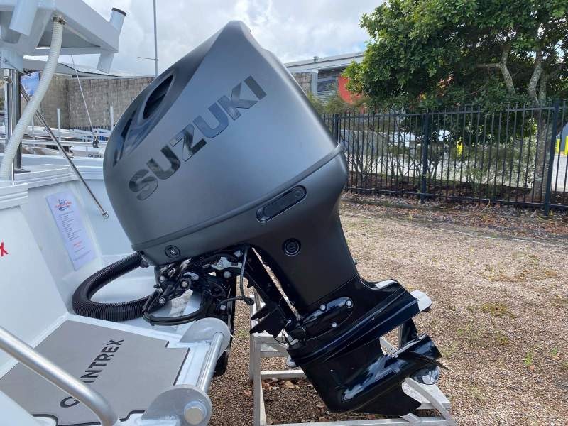 Suzuki 115hp stealth black with rig kit