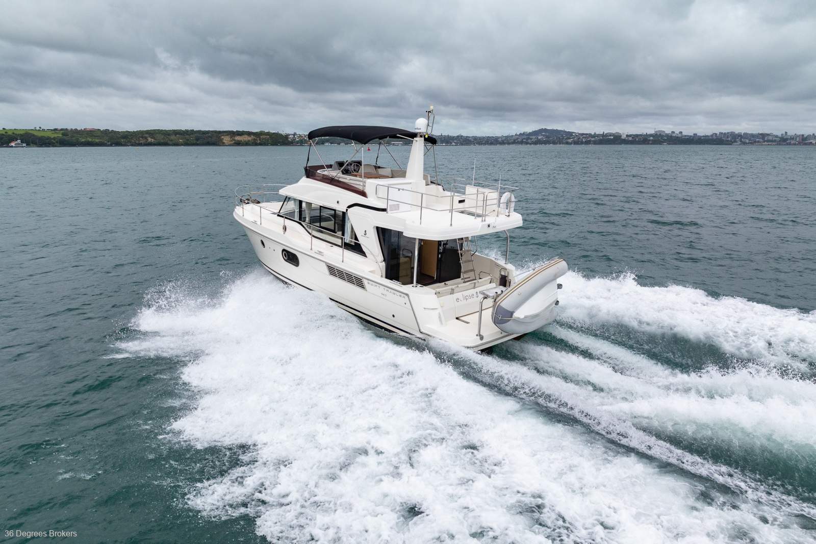 Beneteau Swift Trawler 41 Fly Beneteau Swift Trawler 41 Fly