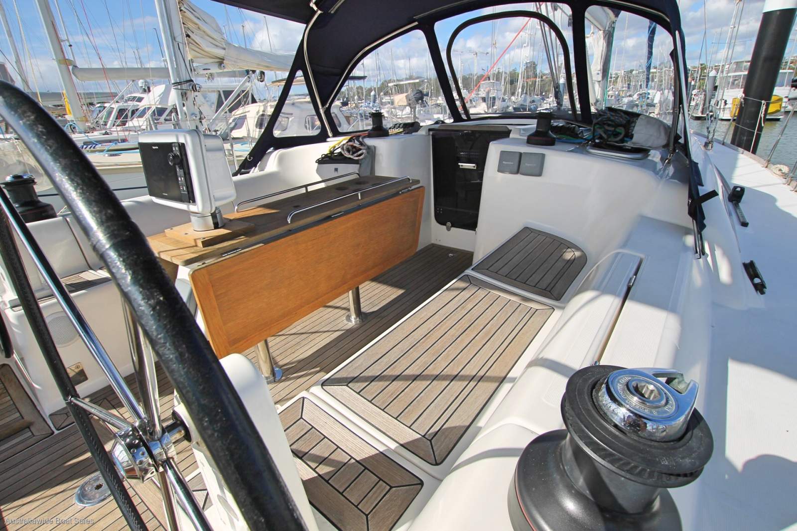 Dufour Grand Large 425