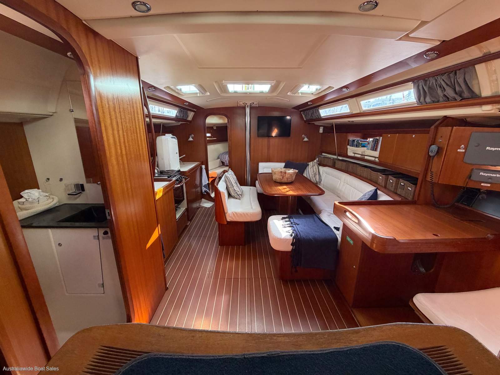 Dufour Grand Large 425