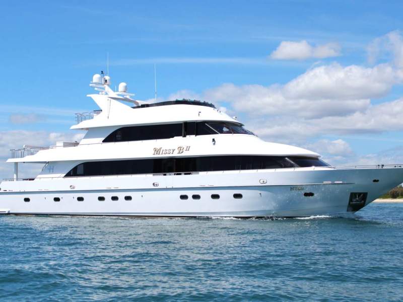 Hargrave 115 Motor Yacht Tri Deck