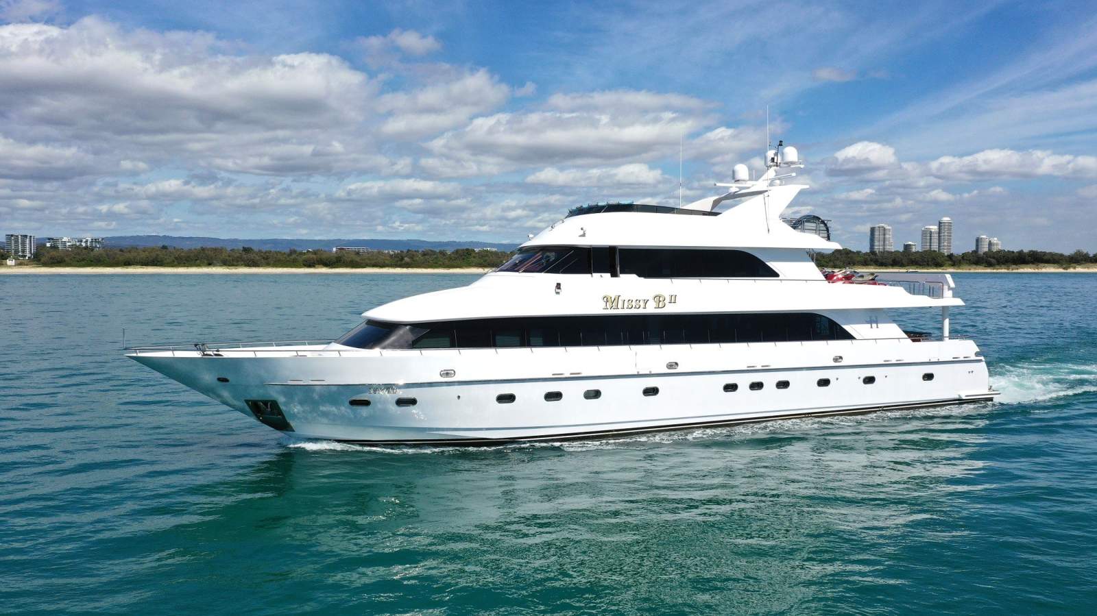 Hargrave 115 Motor Yacht Tri Deck Hargrave 115 Motor Yacht Tri Deck