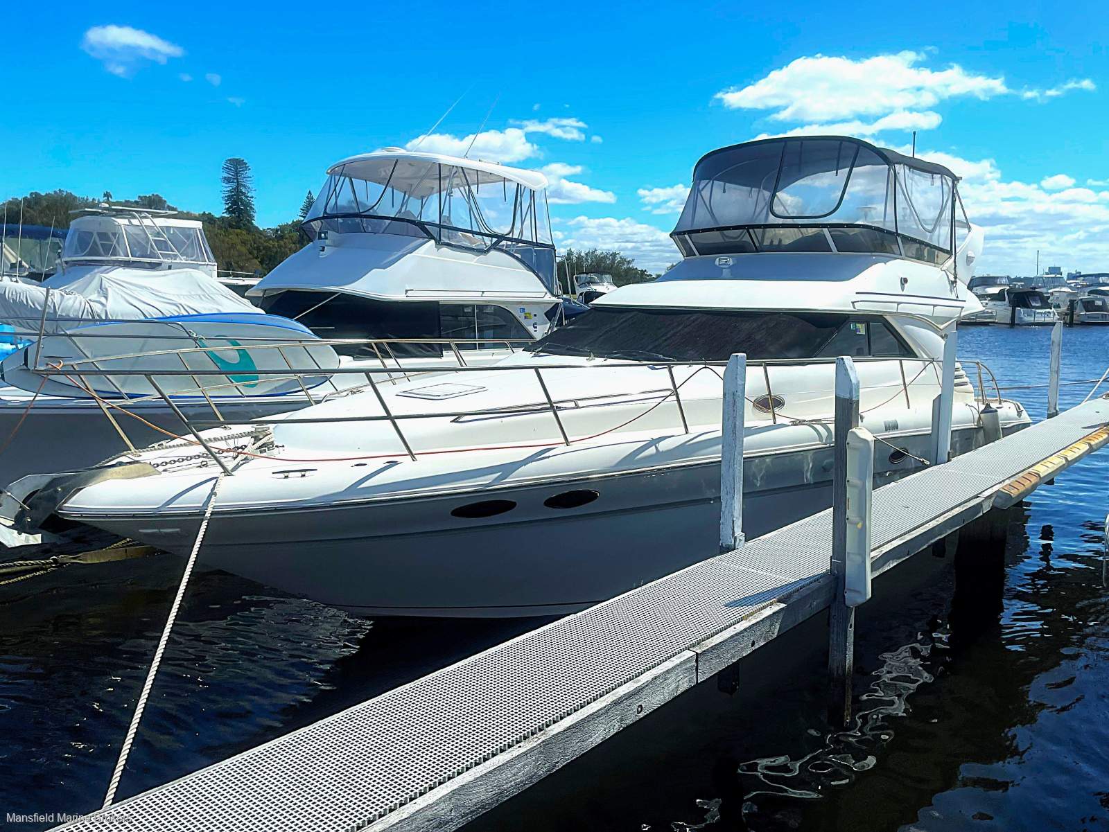 Sea Ray 400 Sedan Bridge