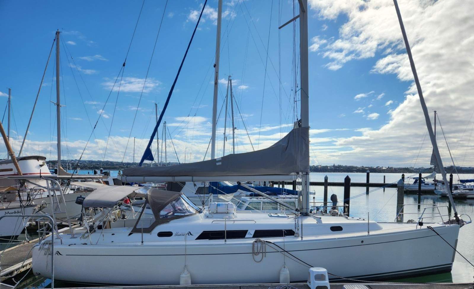 Hanse 400 Epoxy, Bowthruster, Loaded, inc delivery!:New cabin top hatches