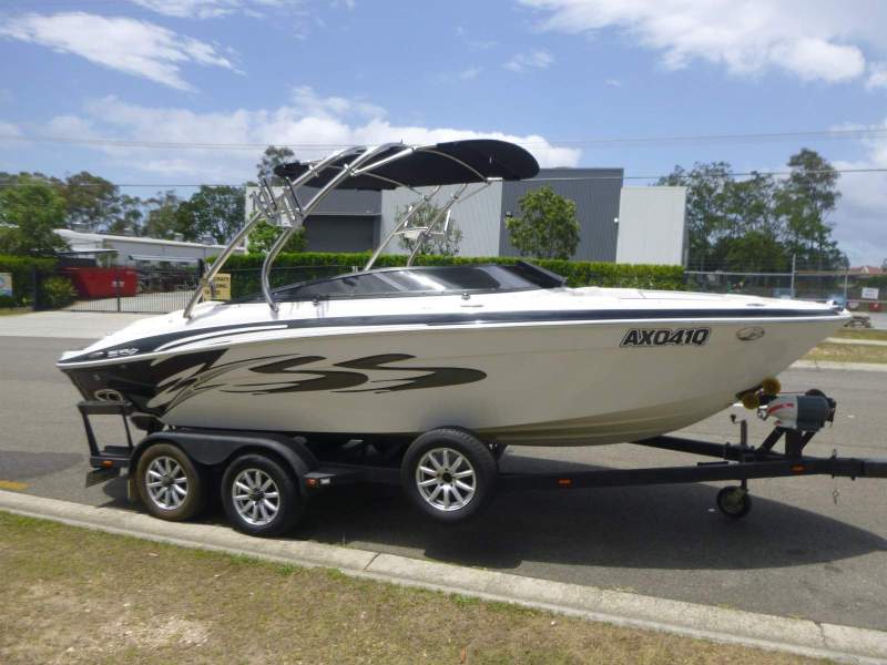 Four Winns 210 Bow Rider 210SS