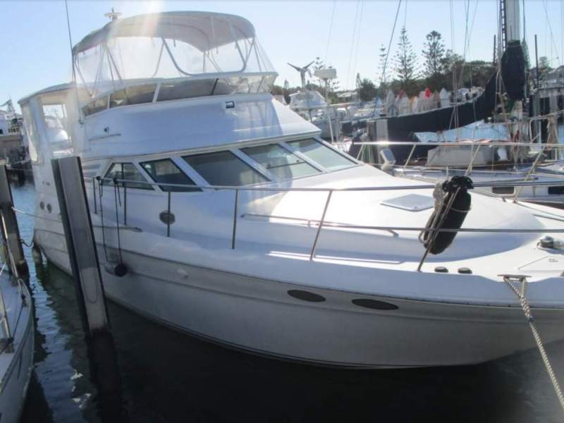 Sea Ray 420 Aft Cabin