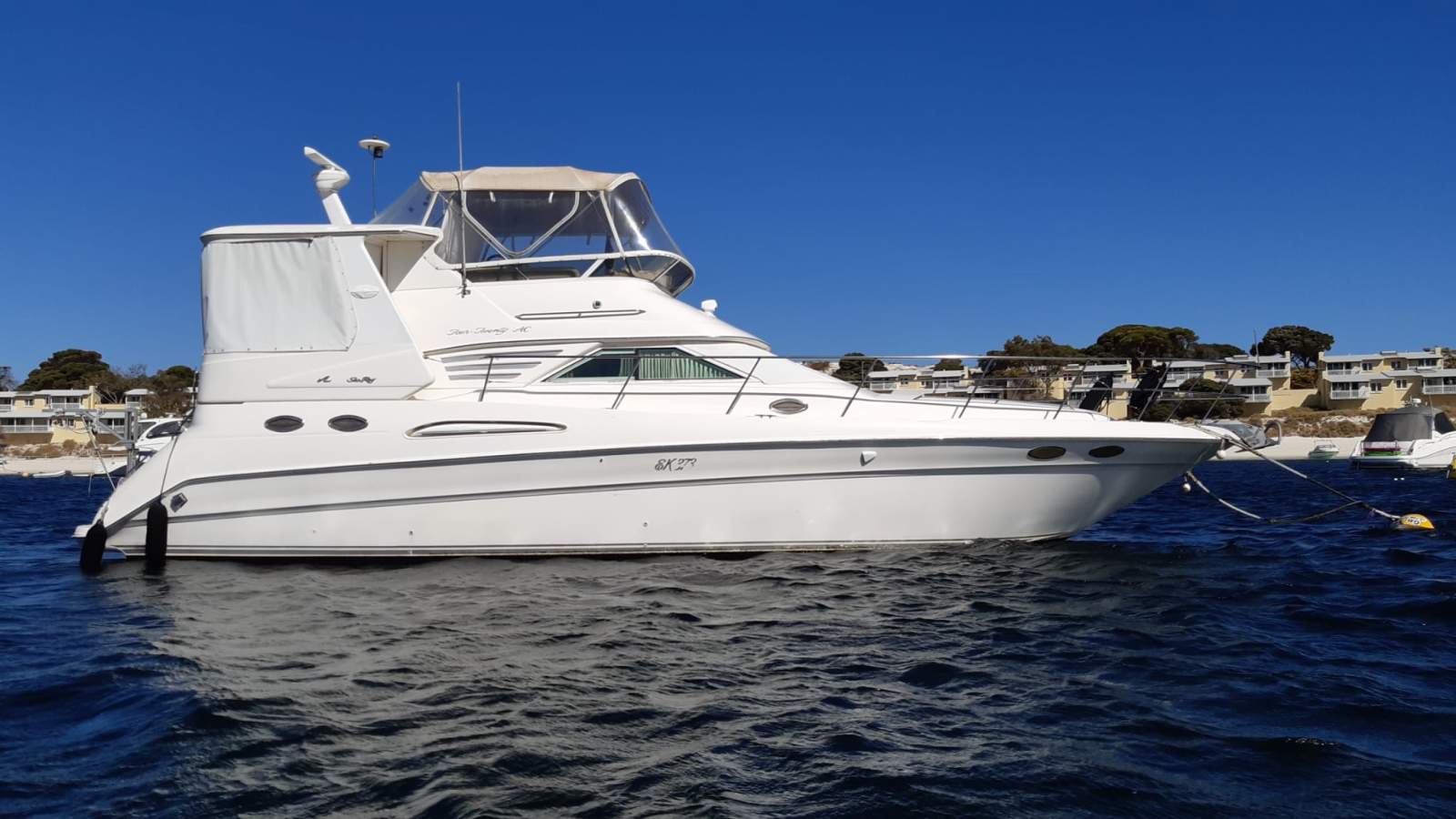 Sea Ray 420 Aft Cabin