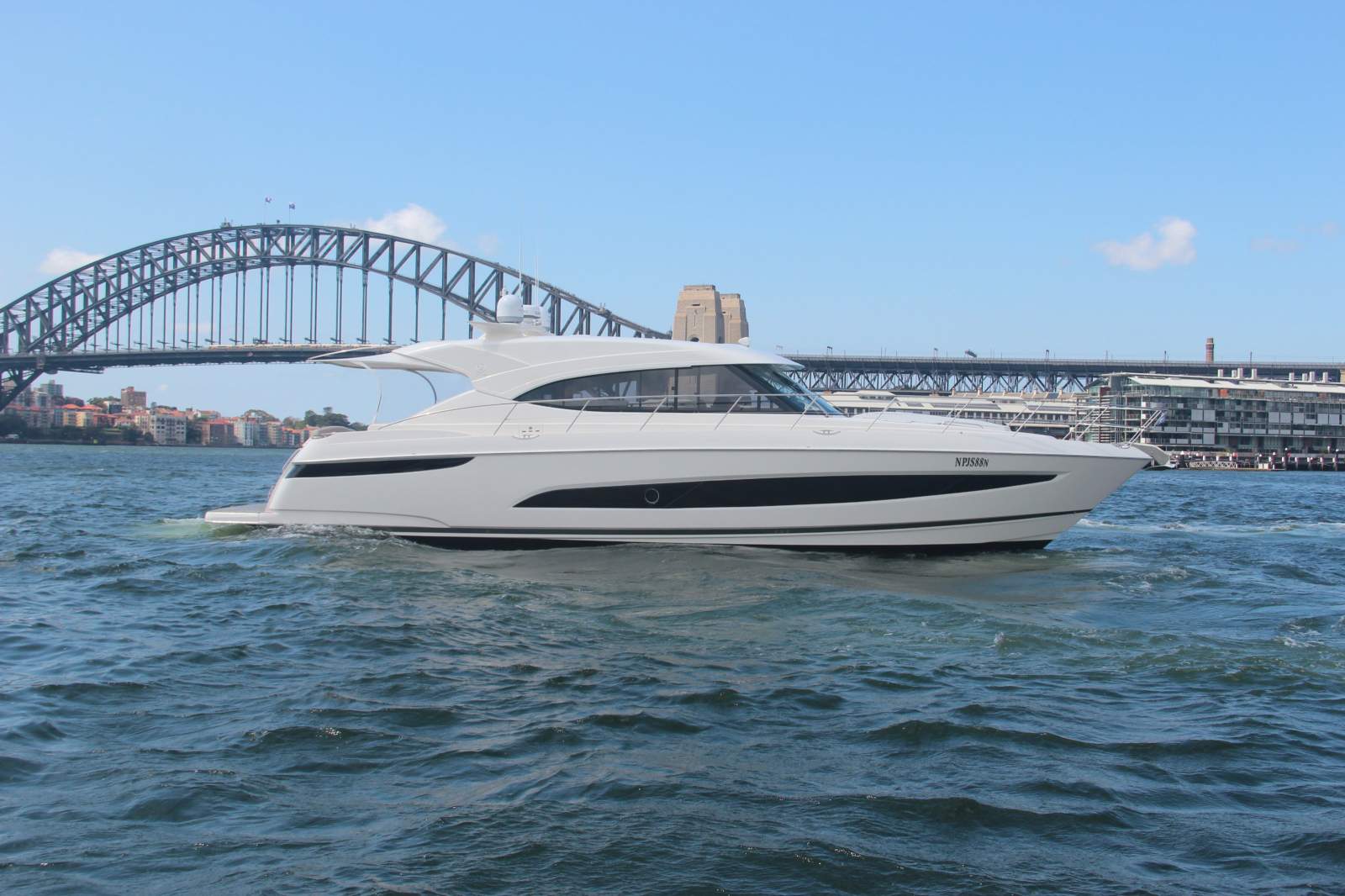 Riviera 5400 Sport Yacht