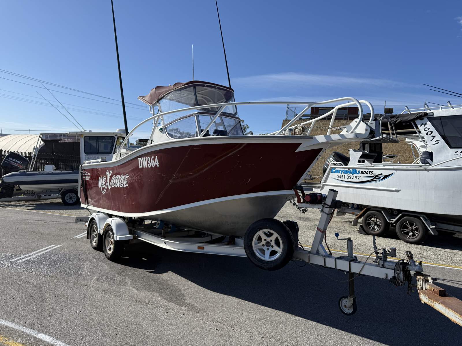 Velocity 580 Walk Around 2008 model 150hp Etec Ali Trailer