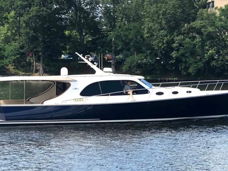 Palm Beach Motor Yachts 50 Sedan - Kept in heated storage most of her life