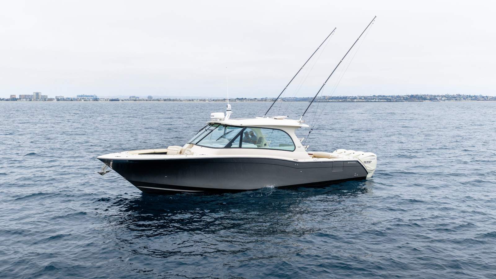 Grady-White Freedom 415