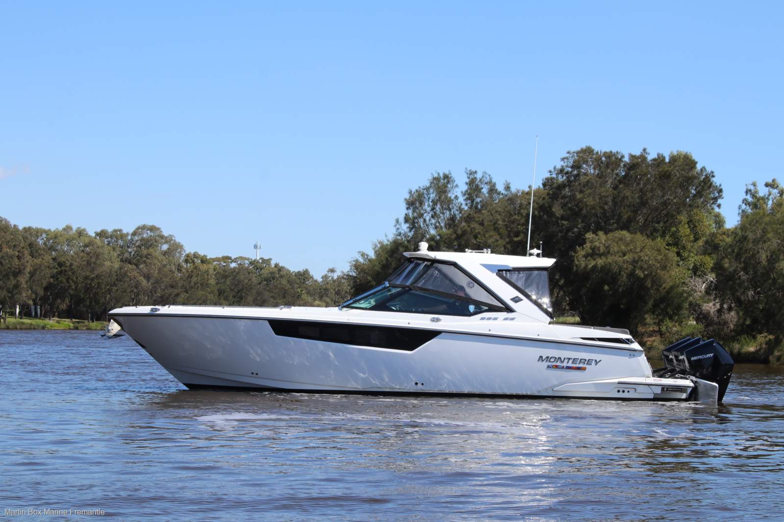 Monterey 385 SS with Triple 300Hp Mercury V8 outboards