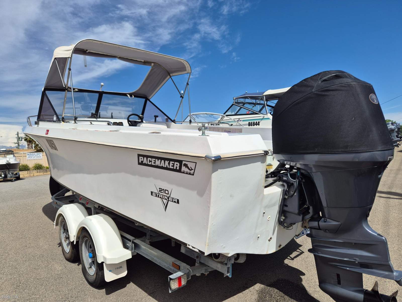 Pacemaker Striker 210 Offshore Runabout