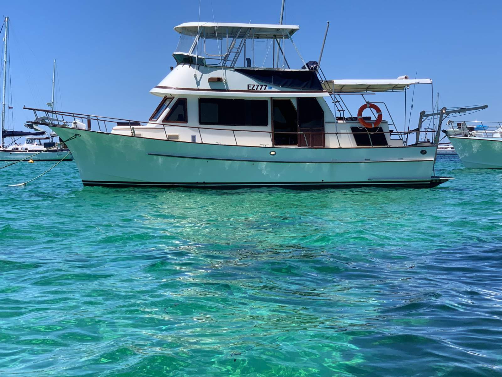 Hershine 38 Flybridge Cruiser Lycrest Cabin Cruiser