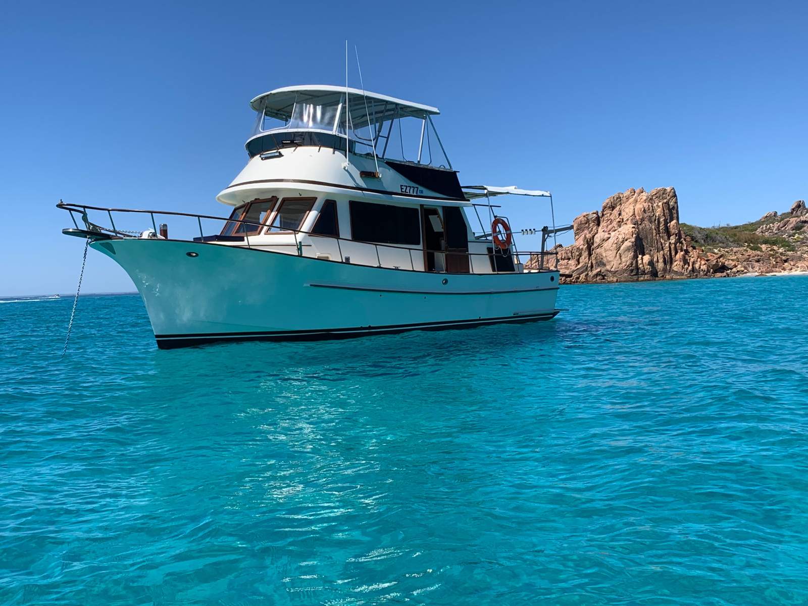 Hershine 38 Flybridge Cruiser Lycrest Cabin Cruiser