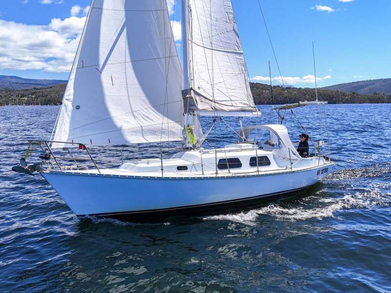 Sailmaster 845 EXCELLENT CONDITION, SUPERBLY UPGRADED!