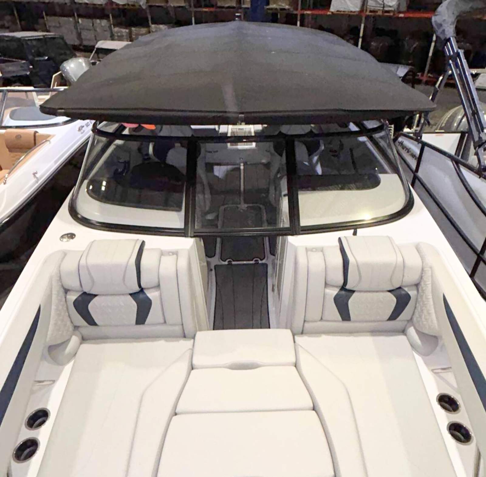 Hurricane Sundeck 2600