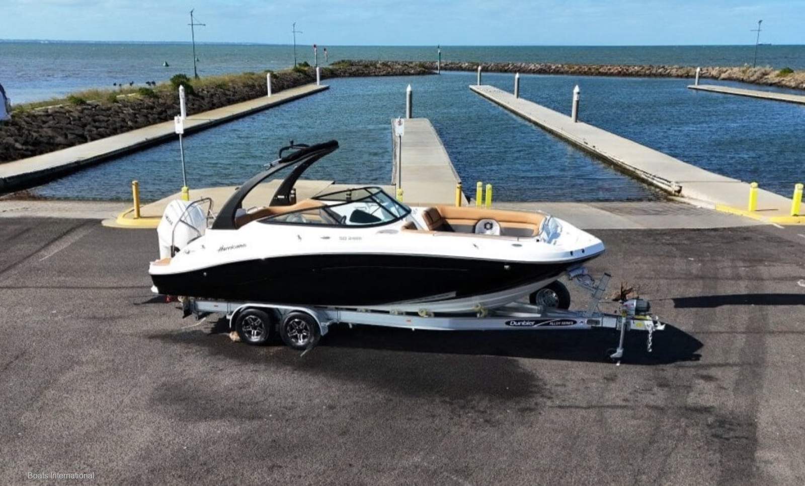 Hurricane Sundeck 2486