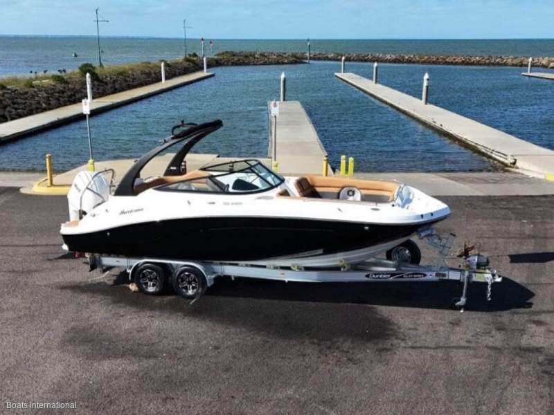 Hurricane Sundeck 2486