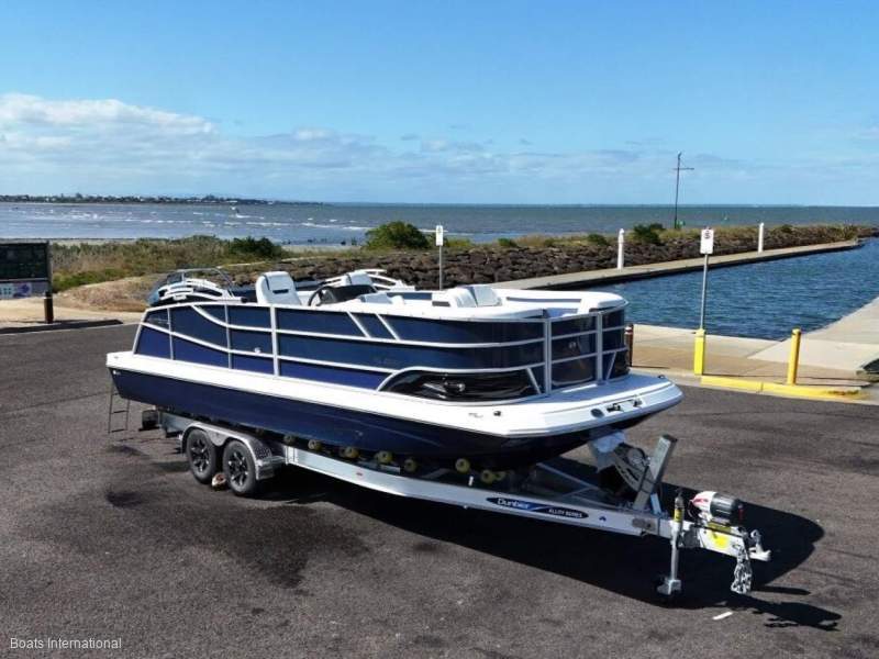 Hurricane Fundeck 236