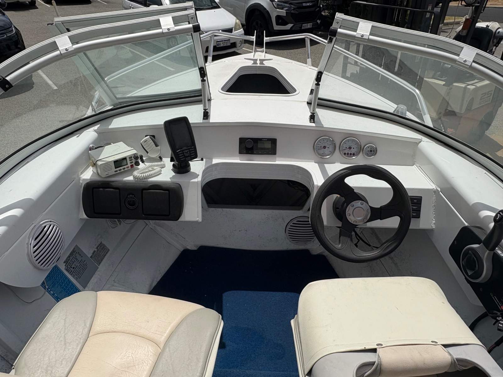 Savage 435 Bay Cruiser 2017 with a 4 stroke motor, neat as!