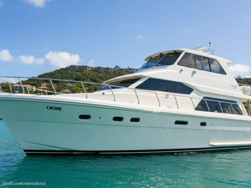 Hampton 630 Skylounge Motor Yacht