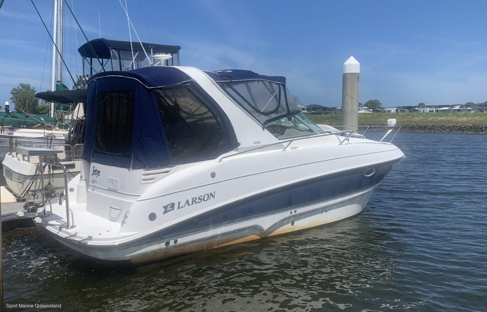 Larson Cabrio 274