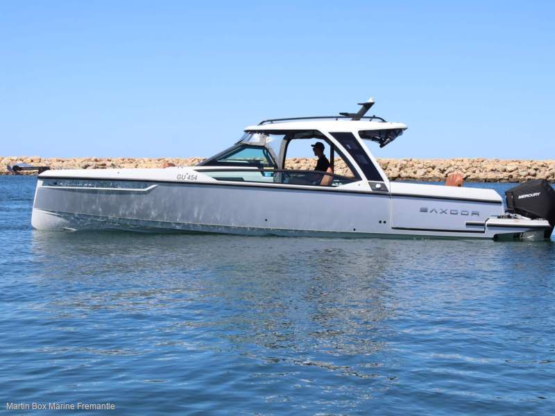 Saxdor Yachts 320 GT With Seapen Included