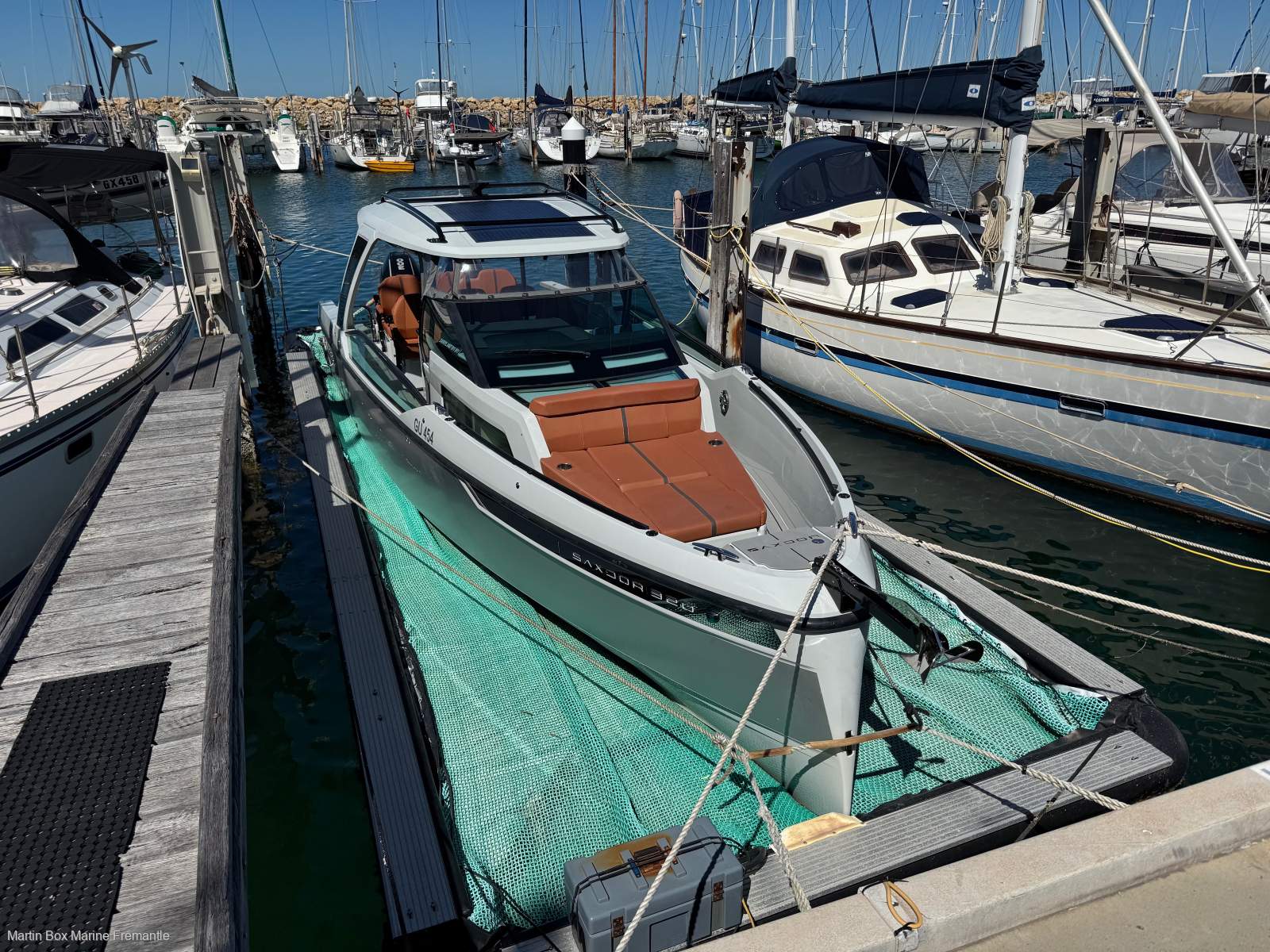 Saxdor Yachts 320 GT With Seapen Included