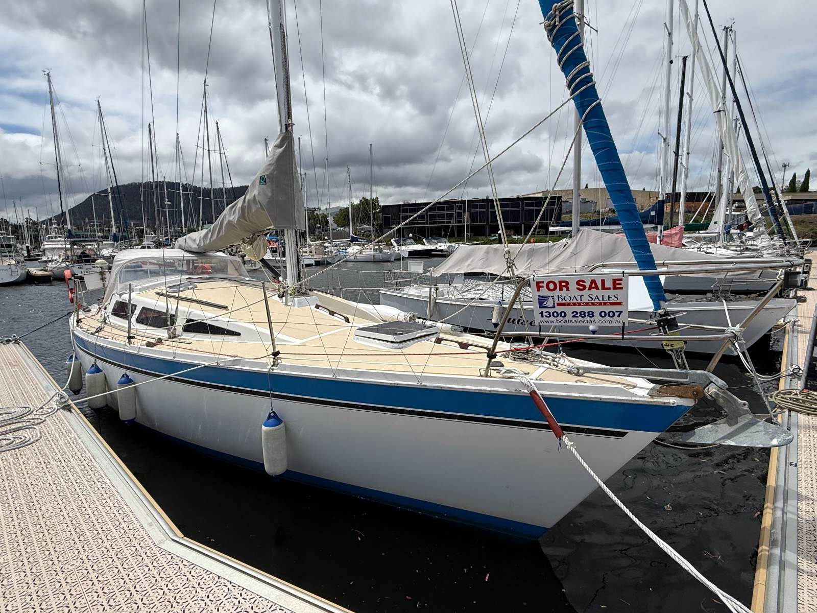 Northshore 33 "Small Change"