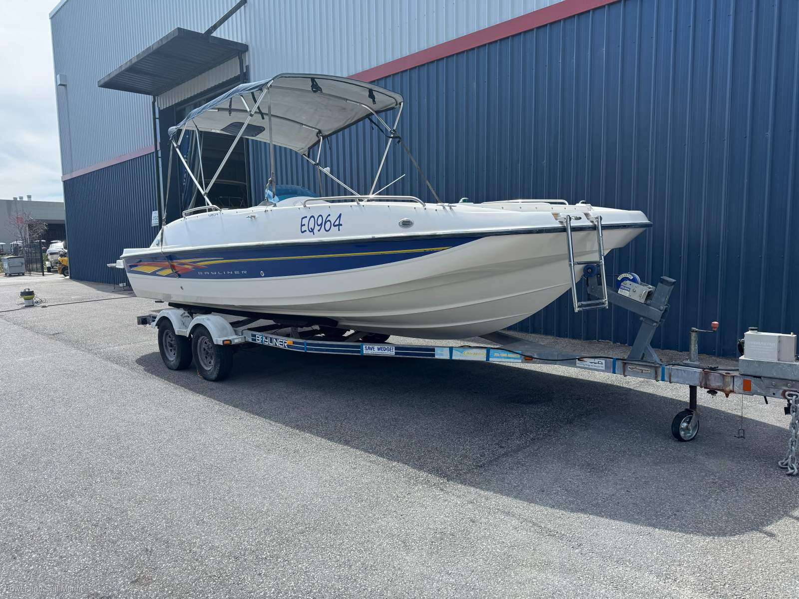 Bayliner 217 SD Fun and Sporty Bowrider