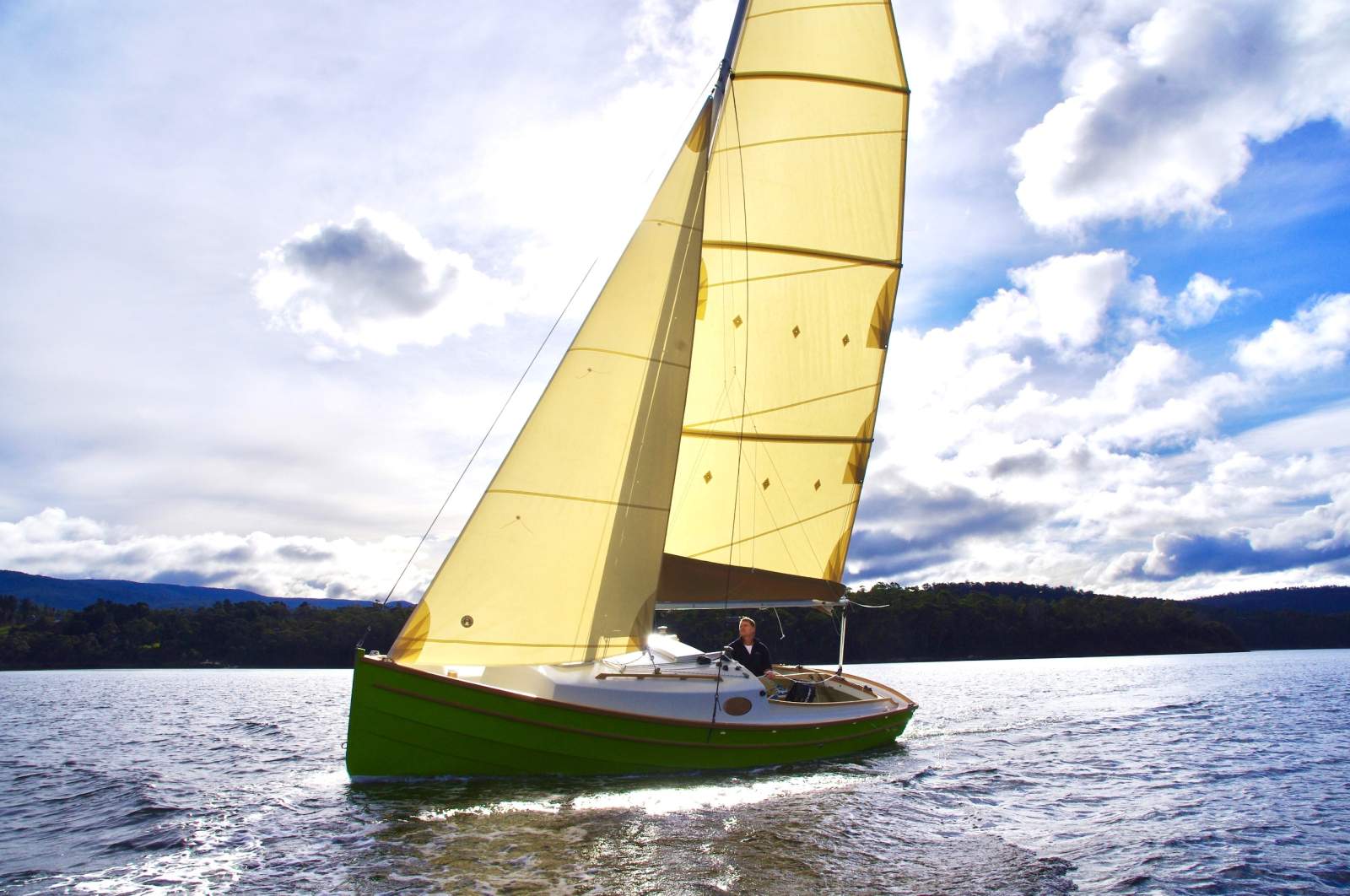 Swallow Yachts Bay Cruiser 23 SUPERBLY DESIGNED AND BUILT PERFORMANCE CRUISER!