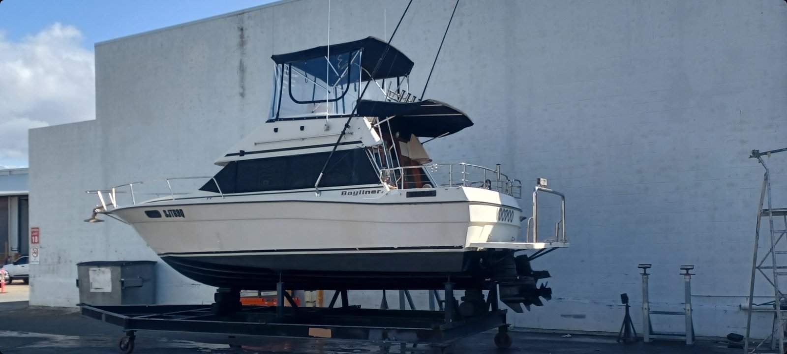 Bayliner 2885 Command Bridge