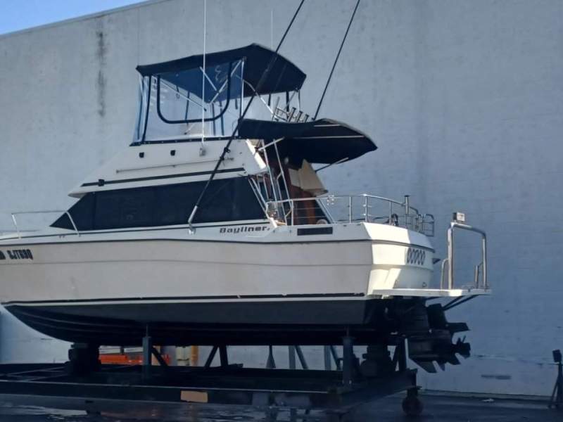 Bayliner 2885 Command Bridge