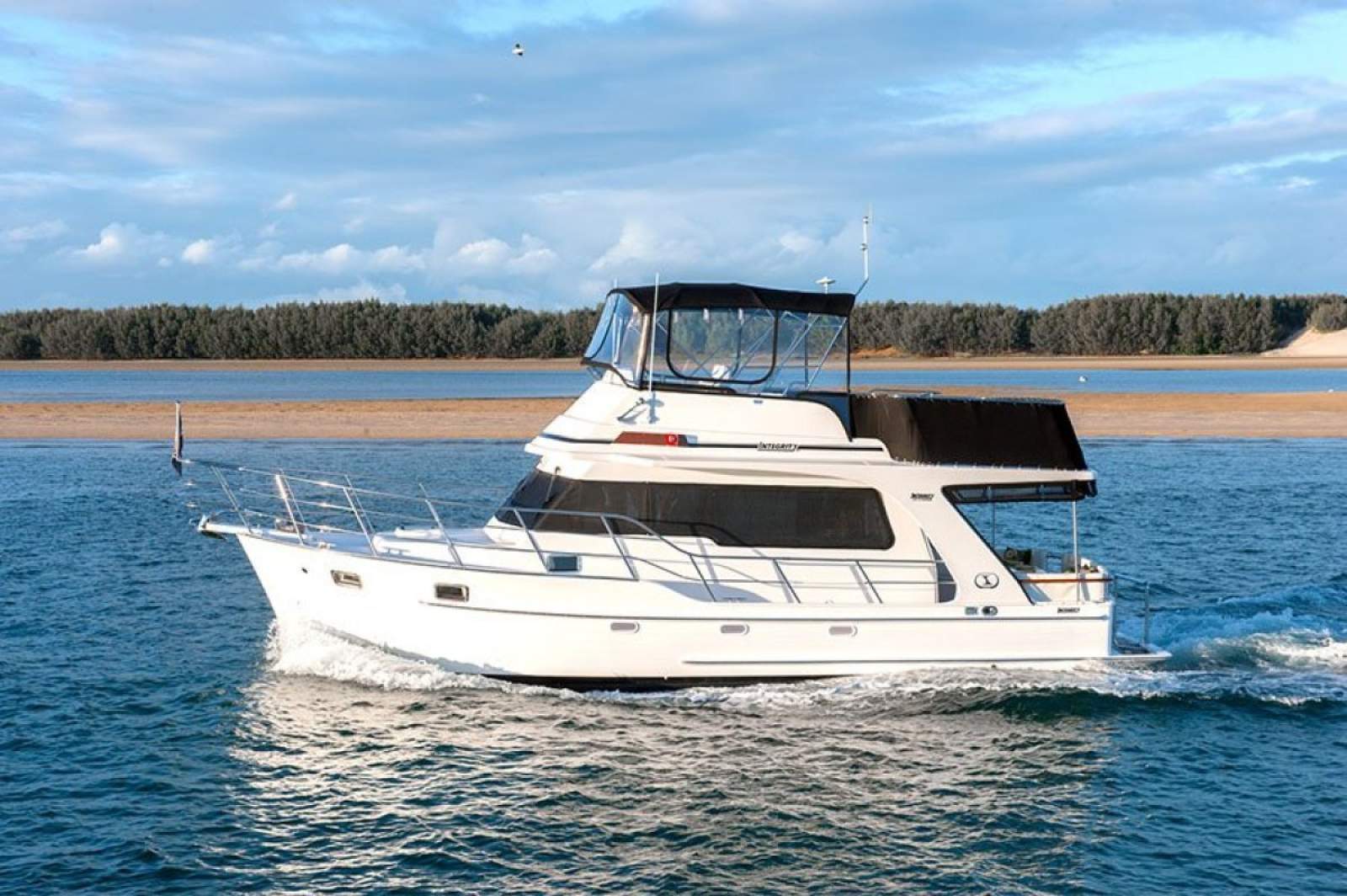 Integrity 380 Flybridge