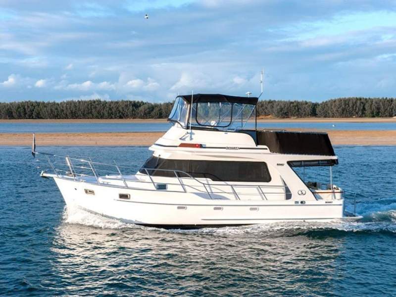Integrity 380 Flybridge