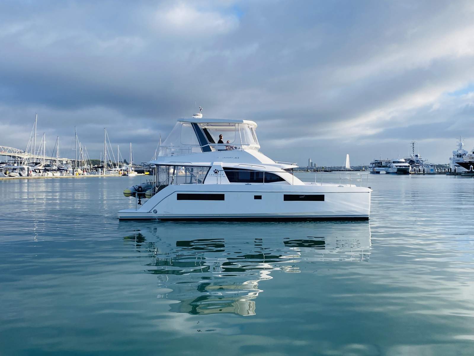 Leopard Catamarans 43 PC