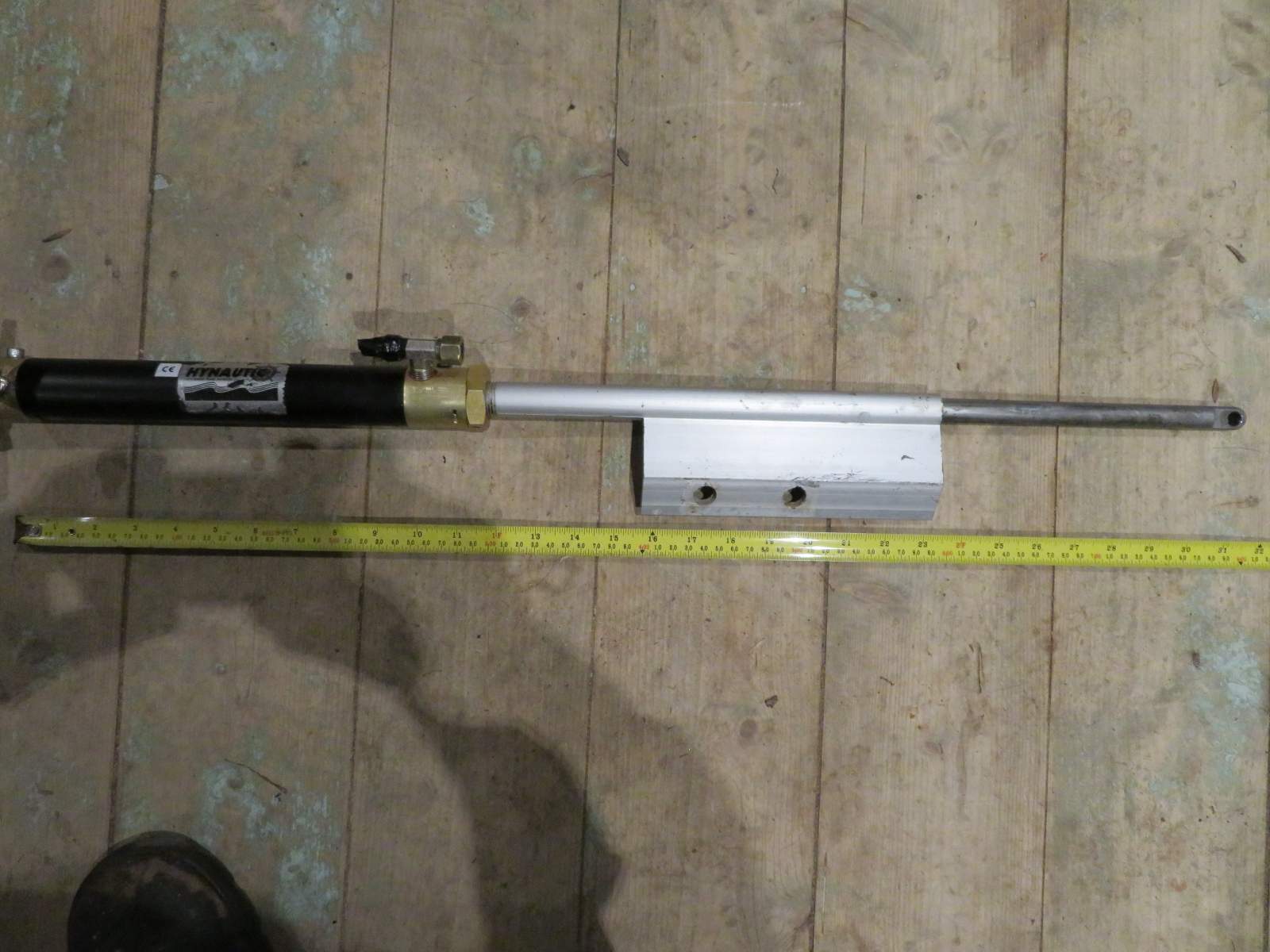 HYNAUTIC hydrolic sering ram