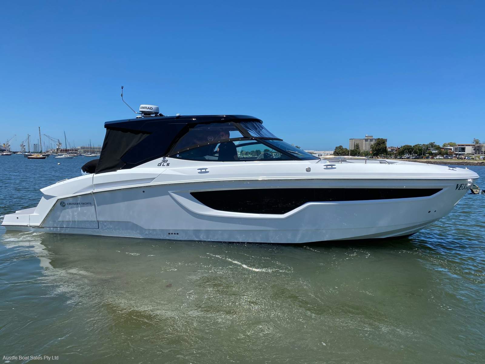 Cruisers Yachts 38 GLS I/O Premium Sports Bowrider
