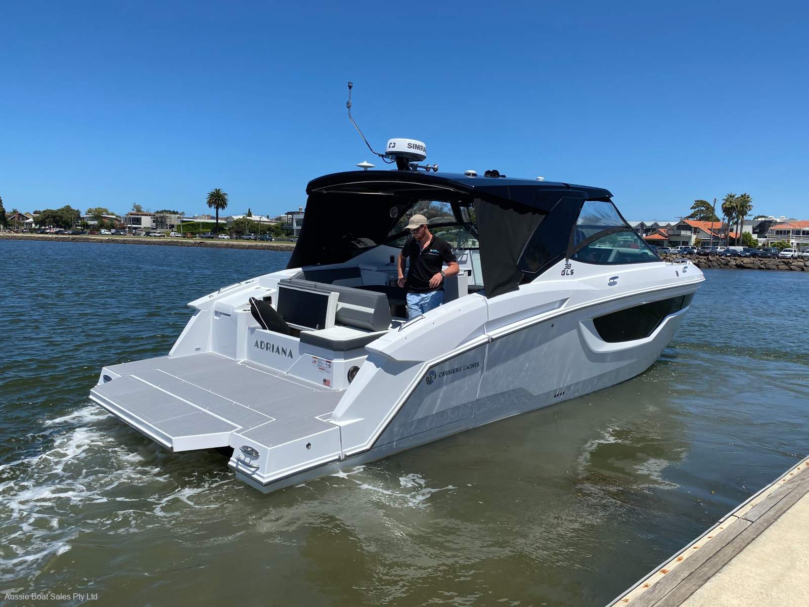 Cruisers Yachts 38 GLS I/O Premium Sports Bowrider