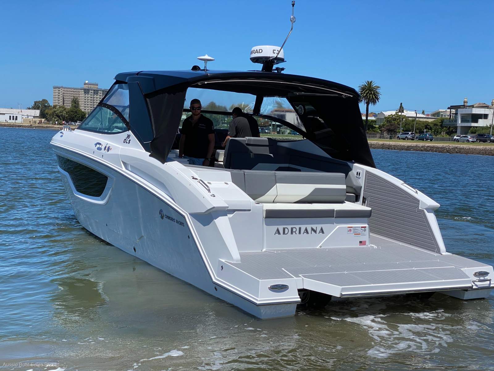 Cruisers Yachts 38 GLS I/O Premium Sports Bowrider