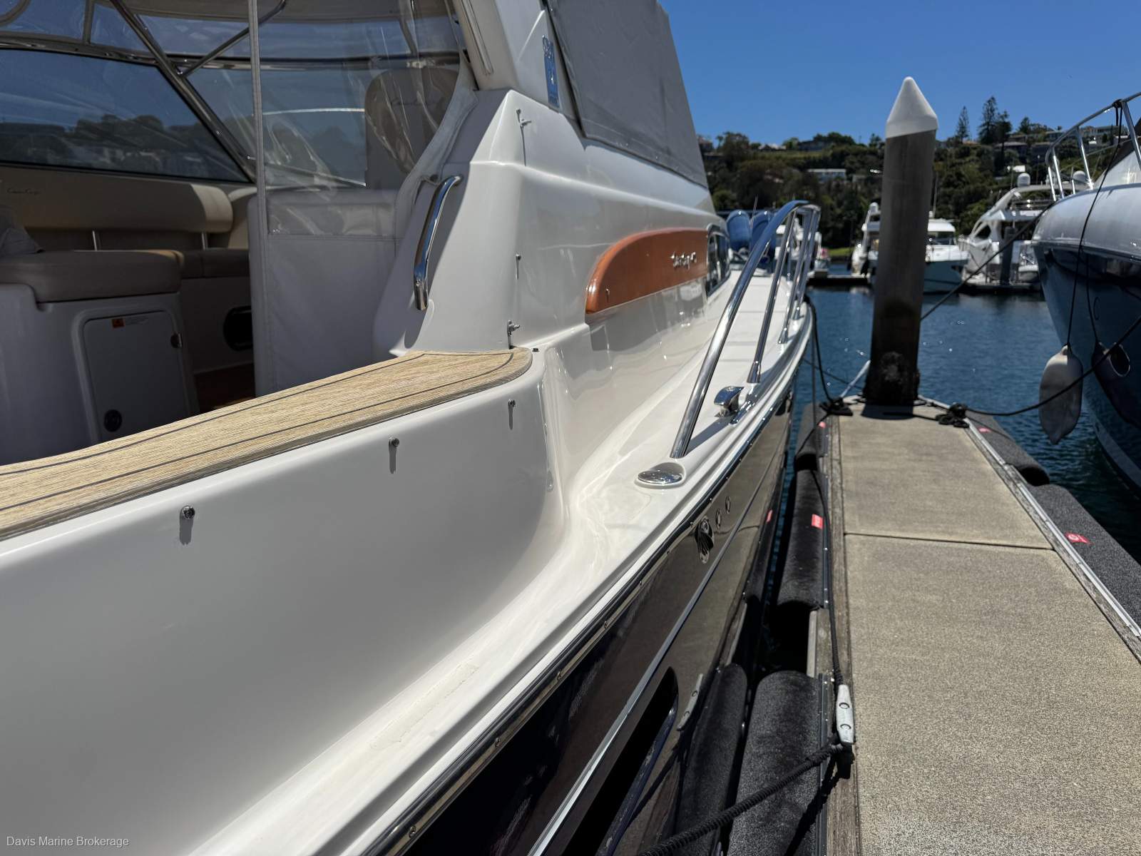 Chris Craft Roamer 40 | Rare timeless quality and style