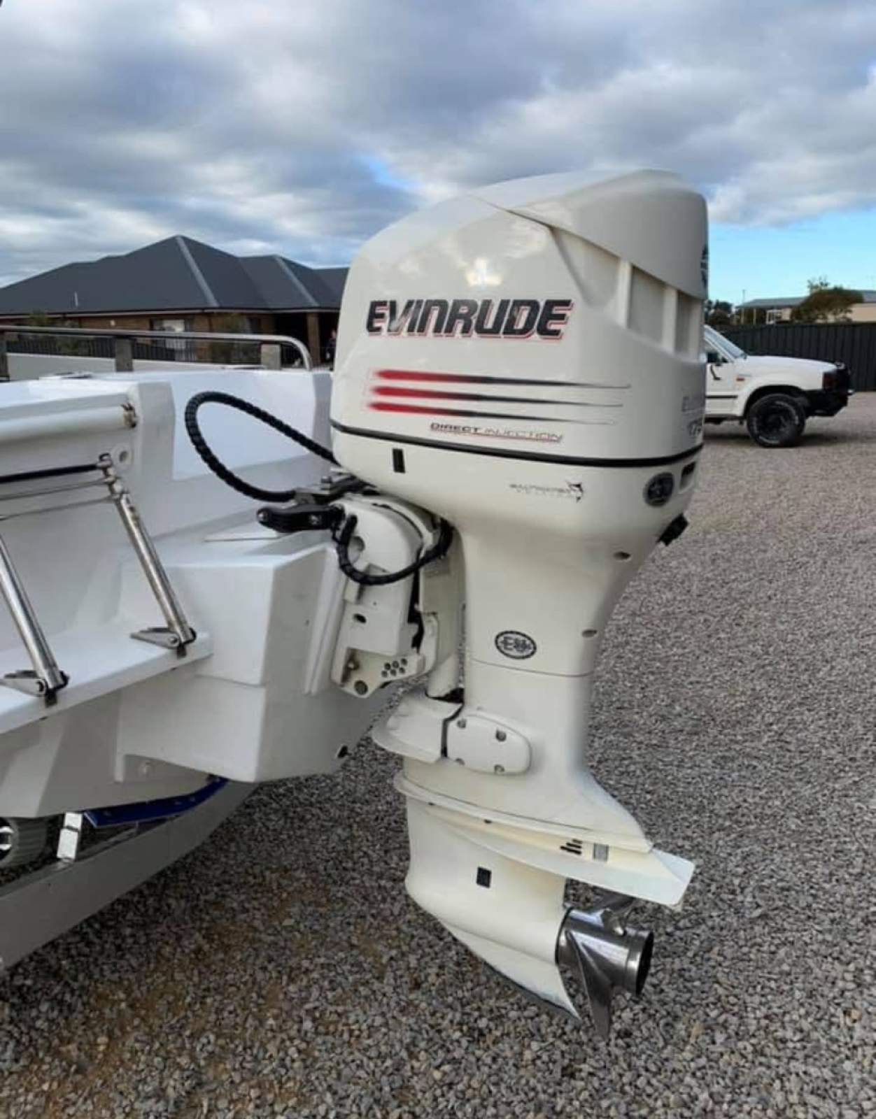 Huntsman V19 2004 175 Evenrude motor