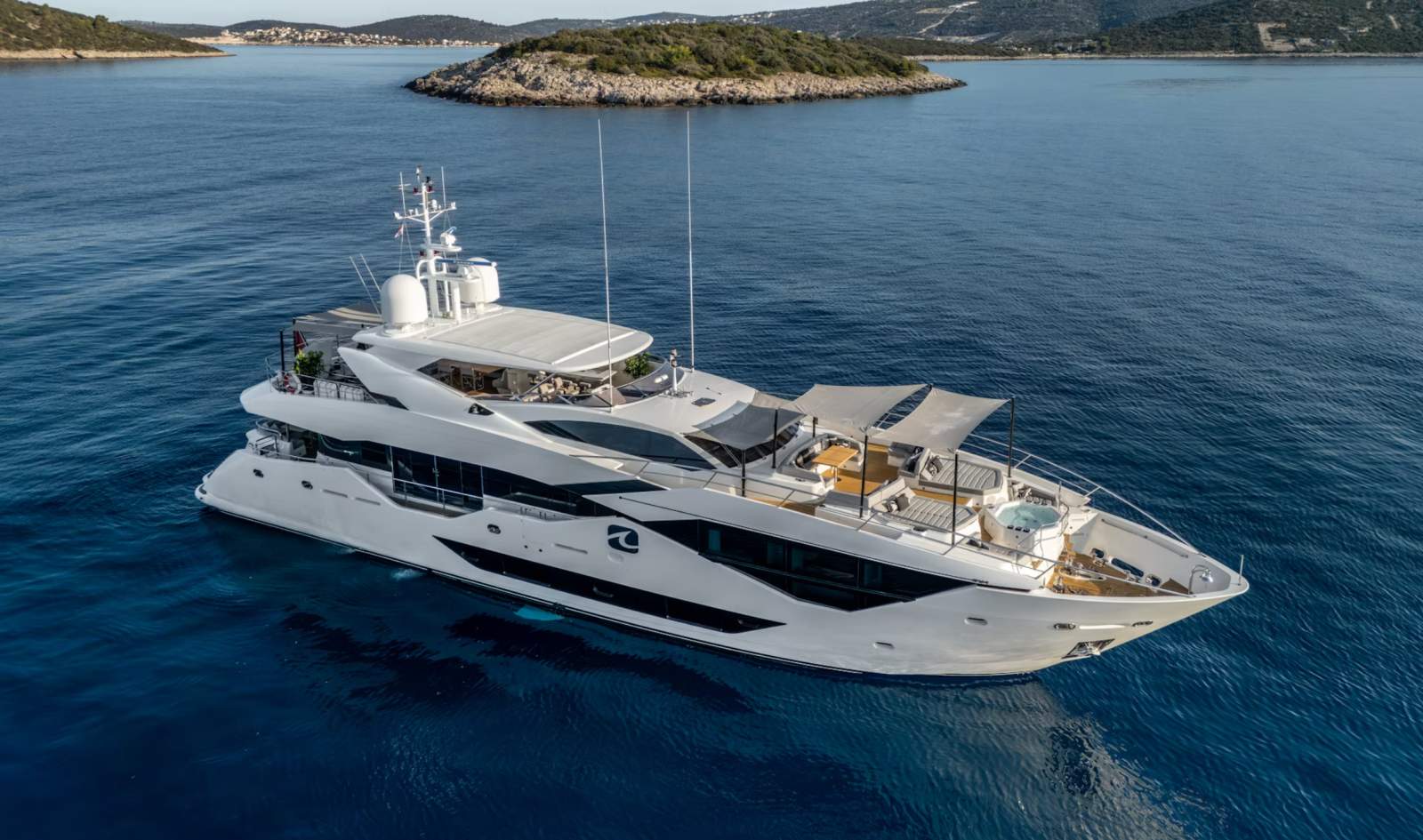 Sunseeker 116 Super Yacht