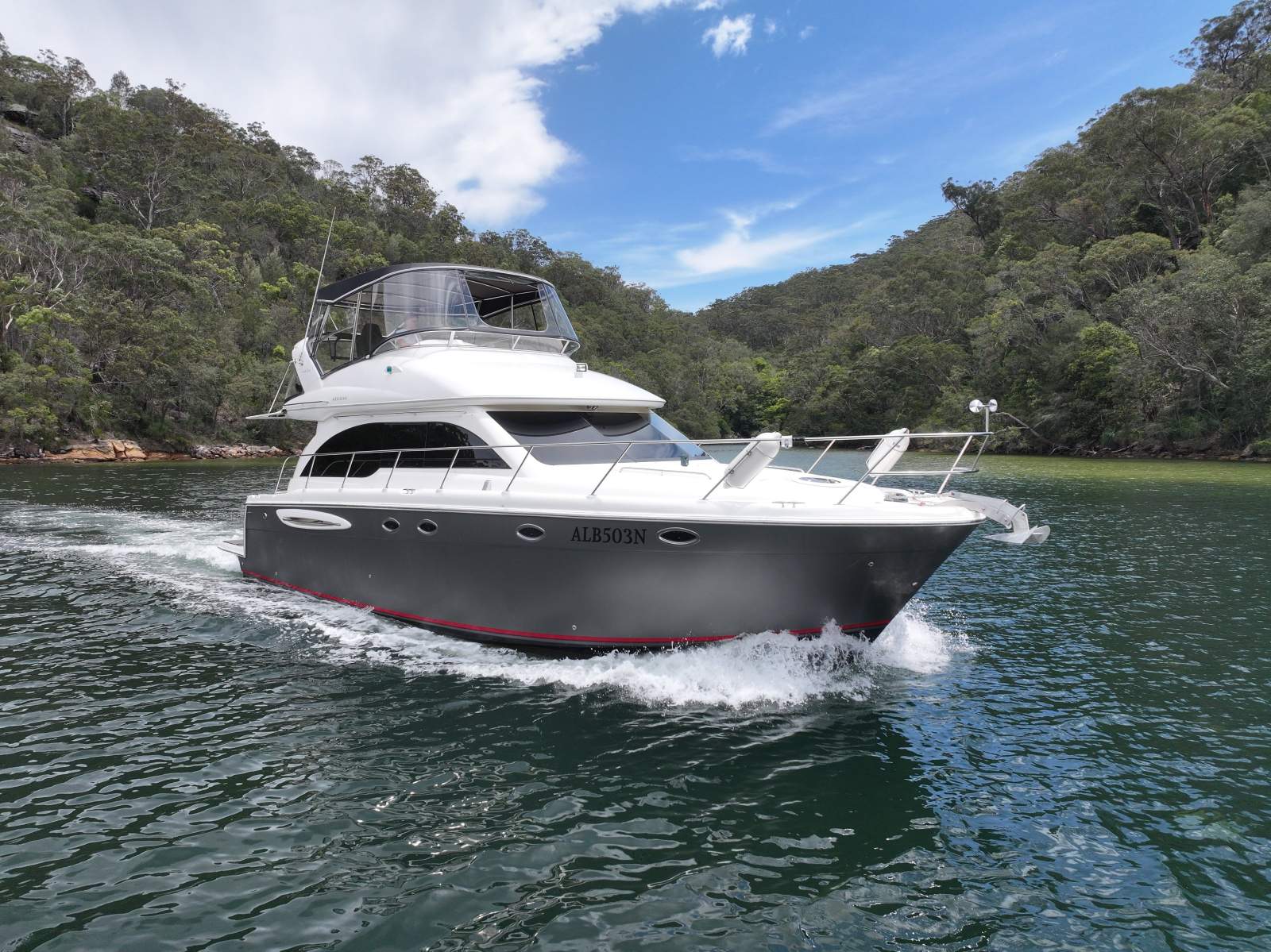Meridian 411 Flybridge